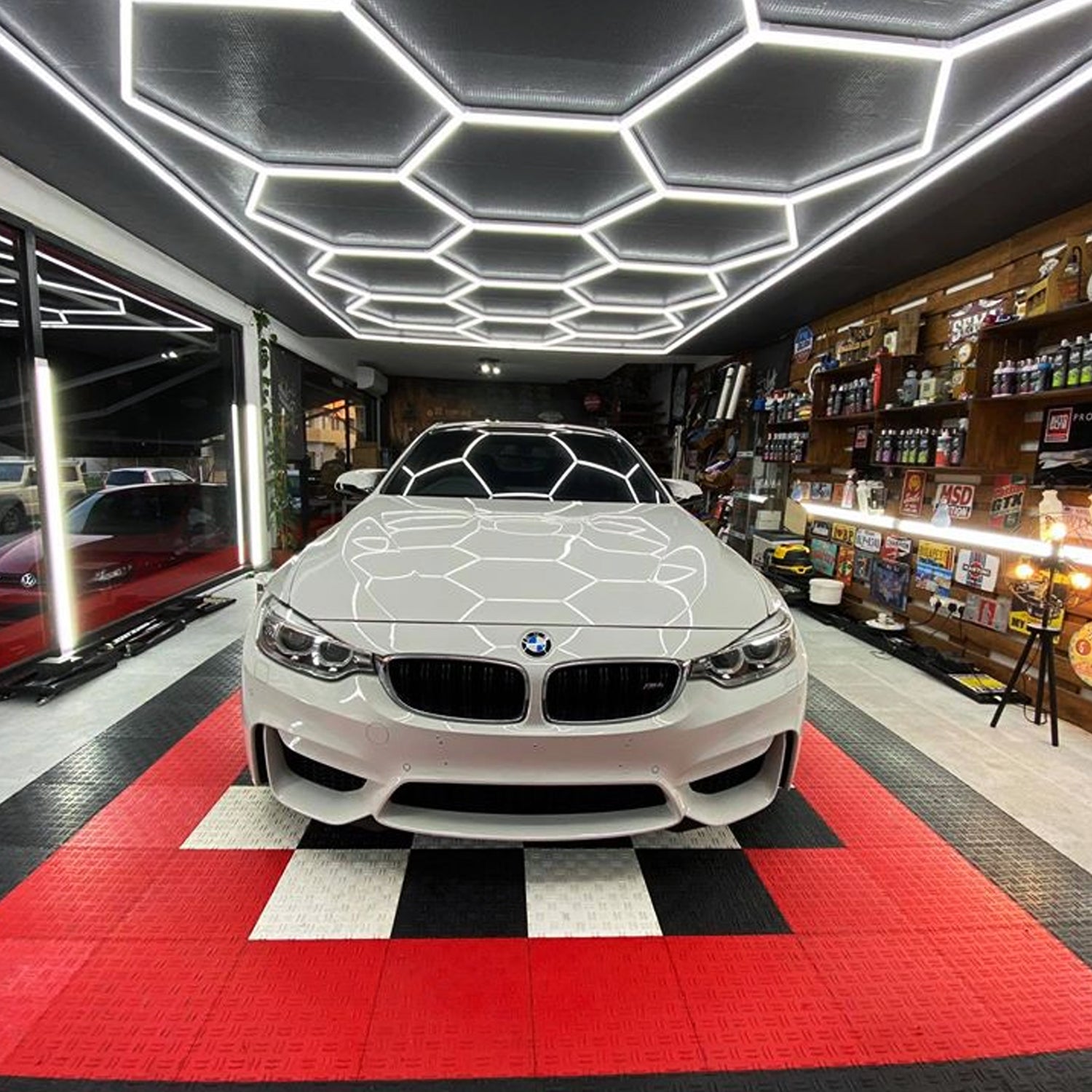 Garage transformed into a well-lit workspace by the Vortex Hexa Light ST1028's efficient LEDs.